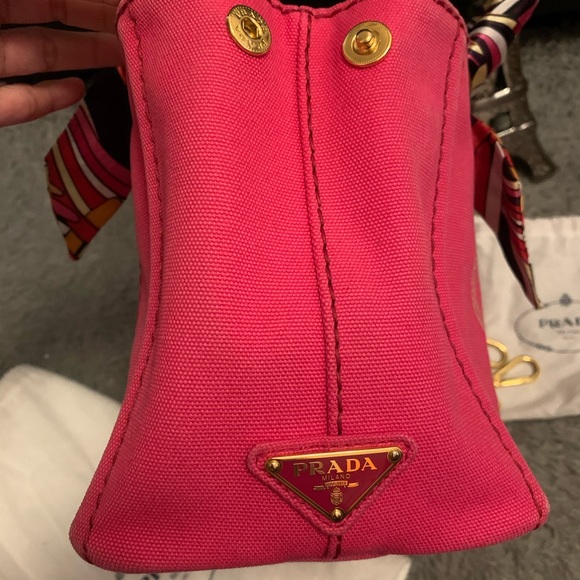 Prada Canapa - Picture 4 of 8